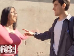 Grosser schwanz, Braunhaarige, Hd, Natürlich, Natürlichen titten, Im freien, Muschi, Rasiert