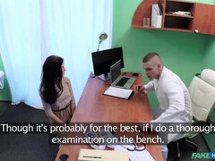 Amateur, Sucer une bite, Tromperie, En levrette, Doigter, Bureau, Chatte, Uniforme