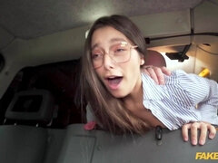 18 años, Coche, Estilo perrito, Gafas, Sexo duro, Realidad, Colegiala, Chupando