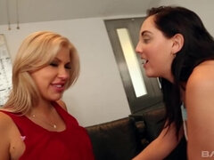 18, Blond, Brunette, Hårete, Moden, Squirting, Tattovering, Tenåring