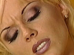 Grosse bite, Gros seins, Blonde, Sucer une bite, Tir de sperme, Chatte