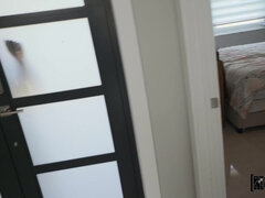 Kisbaba, Szőke, Cumizás, Pénisz, Nézőpont, Nuni, Valóság, Leborotvált