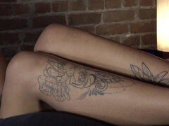 Pijpbeurt, Sperma shot, Dominante vrouw, Voeten fetish, Handbeurt, Latijnse vrouw, Sokken, Tatoeage