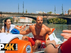 큰 가슴, 오랄섹스, 흑갈색 머리, 약간 뚱뚱한, 도기스타일, 하드코어, Hd, 야외의