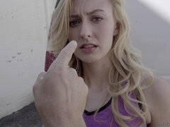 Blondína, Kuřba, Creampie, Hardcore, Vonku, Pička, Vyholené, Vysoké