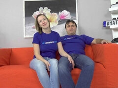 Amatör, Blondin, Avsugning, Doggystyle, Handjobb, Kysser, Milf