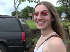 Niki has the best first day in Hawaii!