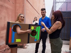 Μεγάλος κώλος, Μεγάλος πούτσος, Μεγάλα βυζιά, Ξανθιά, Πίπα, Σε στάση σκύλου στα τέσσερα, Ώριμη γυναίκα, Φυσικά βυζιά