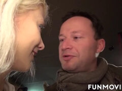 Grosse titten, Spermaladung, Handjob, Hardcore, Lecken, Dürr, Flotter dreier, Titten