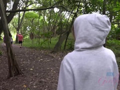 Ξανθιά, Μαλακία με το δάχτυλο για γυναίκες, Η κοπέλα μου, Φιλί, Οργασμός, Εκτός, Μικρούλης, Δημόσιο