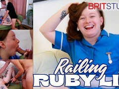 Sucer une bite, Britannique, Tir de sperme, Fétiche, Infirmière, Rasée, Tatouage, Nénés