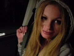 Enthousiasteling, Blond, Auto, Sperma in mond, Handbeurt, Likken, Buiten, Tiener