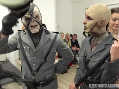 Blond, Kukk suging, Gruppe, Runke, Skjørt, Strømper, Tenåring, Toalett