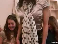 Ruhában, Házi készítésű, Leszbikus, Orgia, Buli, Pisi szex, Zuhanyozó, Swingers