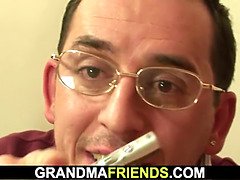 Κώλος, Μελαχροινή, Γιαγιά, Αυνανισμός, Ώριμη, Ώριμη γυναίκα, Μαμά, Μουνί