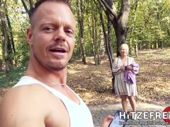 Leie, Blondine, Blasen, Deutsch, Hd, Milf, Mutti, Öffentlich