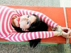 Velký zadek, Velké kozy, Brunetka, Dildo, Podpatky, Milf žcbp, Vyholené, Tetování