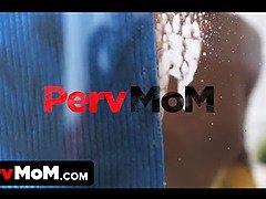 Grote kont, Grote lul, Pijpbeurt, Sperma shot, Vingeren, Handbeurt, Masturbatie, Stiefmoeder