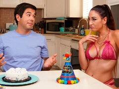 Store pupper, Bikini, Sæd i munnen, Sperm skott, Kjøkken, Latina, Slikking, Puppejobb