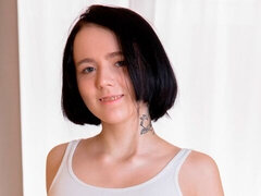 Pik sutte, Hundestilling, Håndjob, Kysse, Slikning, Fisse, Tatovering, Teenager