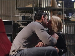 Blondína, Kuřba, Striekanie semena, Prstovanie, Výprask, Pička, Teenka