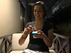 Amateur, Bikini, Petite amie, Fille latino, Pov, Douche, Fumer, Nénés