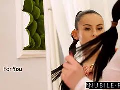 Brunetka, Creampie, Striekanie semena, Hlboký orál, Hd, Výprask, Orgazmus, Kozičky