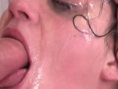 18 éves, Szépség, Cumizás, Édes, Arcra élvezés, Kőkemény, Filigrán alkatú, Tini