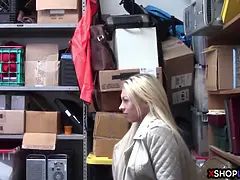 Blondi, Suihinotto, Alistaminen, Toimisto, Lävistys, Todellisuus, Huutava, Stripata