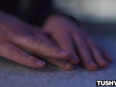 Gaping, Hardcore, Hotel, Přírodní prsa, Olej, Zrzavé, Jezdectví, Tetování