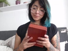 Grosse titten, Vollbusig, Emotionale dirne, Solo, Tätowierung, Jungendliche (18+), Titten, Netzkamera