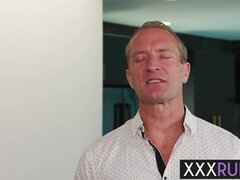 18 jahre, Tussi, Grosser arsch, Schwanz, Hundestellung, Hardcore, Pornostars, Jungendliche (18+)