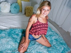 ブロンド, フェラチオ, 口内発射, カワイイ, 手コキする, なめる, ハメ撮り, タトゥー