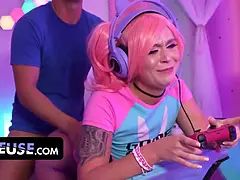 Gamer Girls Leana Lovings and Krissy Knight lose concentrate when nicky joins in