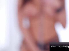 In den arsch, Grosser arsch, Grosser schwanz, Grosse titten, Blasen, Vollbusig, Hardcore, Lingerie