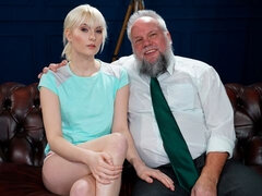 Blondine, Fanget, Hundestilling, Give finger, Håndjob, Onani, Fisse, Teenager