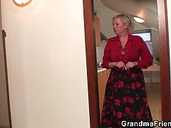 큰 음경, 큰 가슴, 오랄섹스, 할매, 나이든, 고함치는, 쓰리섬