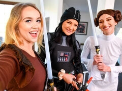 Amatör, Brunett, Grupp, Lesbisk, Naturliga tuttar, Orgie, Mager, Tuttar