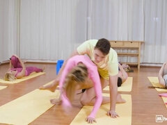 Røv, Stor pik, Store bryster, Pik sutte, Lækker, Latinsk, Naturlige bryster, Lille kvinde