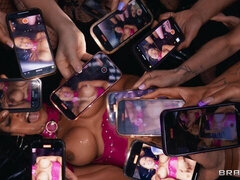 Grote kont, Grote mammen, Pijpbeurt, Hondjeshouding, Zwart, Groepseks, Moeder die ik wil neuken, Tieten likken