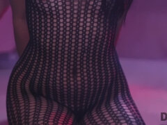 Anális szex, Cumizás, Kötözés, Mélytorok, Latin lány, Természetes mellek, Durva, Begyek