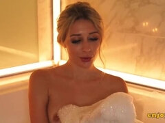 69, Kopalnica, Blondinka, Rjavolaska, Dildo, Hardcore, Lezbijke, Obrito