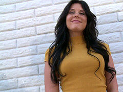 Pik sutte, Brunette, Komme på ansigtet, Fødder, Fodjob, Gaping, Teenager