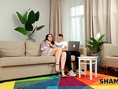 Duże cycki, Brunetka, Cycata, Dojrzałe, Mamuśka, Naturalny, Naturalne cycki, Rosyjski