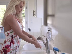 18, Lukio, Syväkurkku, Kyrpä, Takaapäin, Äiti jota haluaisin panna, Pornotähti, Äitipuoli