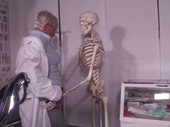 Isot tissit, Tohtori, Fetissi, Itsetyydytys, Vanhempi, Äiti jota haluaisin panna, Pillu, Tissit