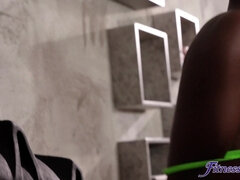 Noire, Brunette brune, Tchèque, Gym, Lesbienne, Léchez, Piercing, Chatte