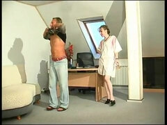 Leie, Blasen, Braunhaarige, Paar, Reif, Milf, Krankenschwester, Rasiert