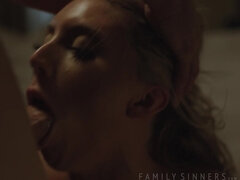 Américain, Blonde, Sucer une bite, Famille, Bâillonner, Embrassement, Léchez, Nénés