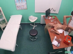 Stor kuk, Avsugning, Doktor, Fingering, Kontor, Fitta, Rysk, Rakad